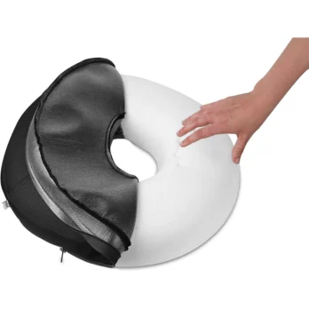 cojin antiescaras con forma anatomica detalle con mano