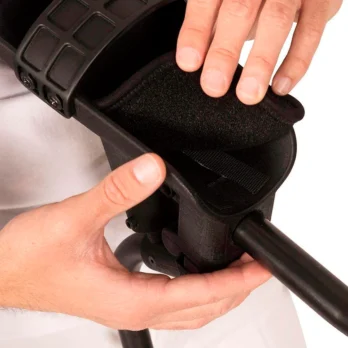 detalle de empunadura y sistema de sujecion de muleta kmina pro