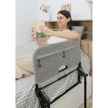 mesa auxiliar con ruedas y doble compartimento textil