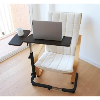 mesa con ruedas uso domestico ambiente