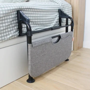 mesa plegable gris con bolsillos laterales