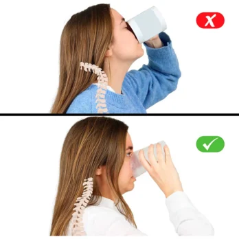 nina bebiendo de un vaso adaptado con ayuda visual de inclinacion