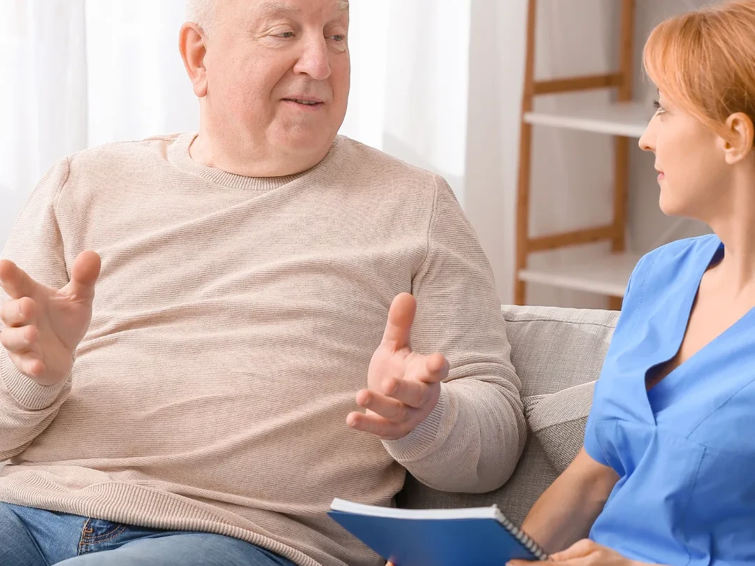 paciente con parkinson atendido por cuidadora apoyo profesional en mataro 3 paciente con parkinson atendido por cuidadora apoyo profesional en mataro