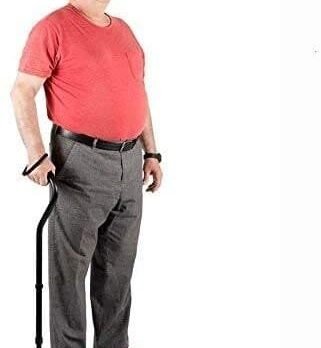 persona con baston extensible tipo comfort uso diario