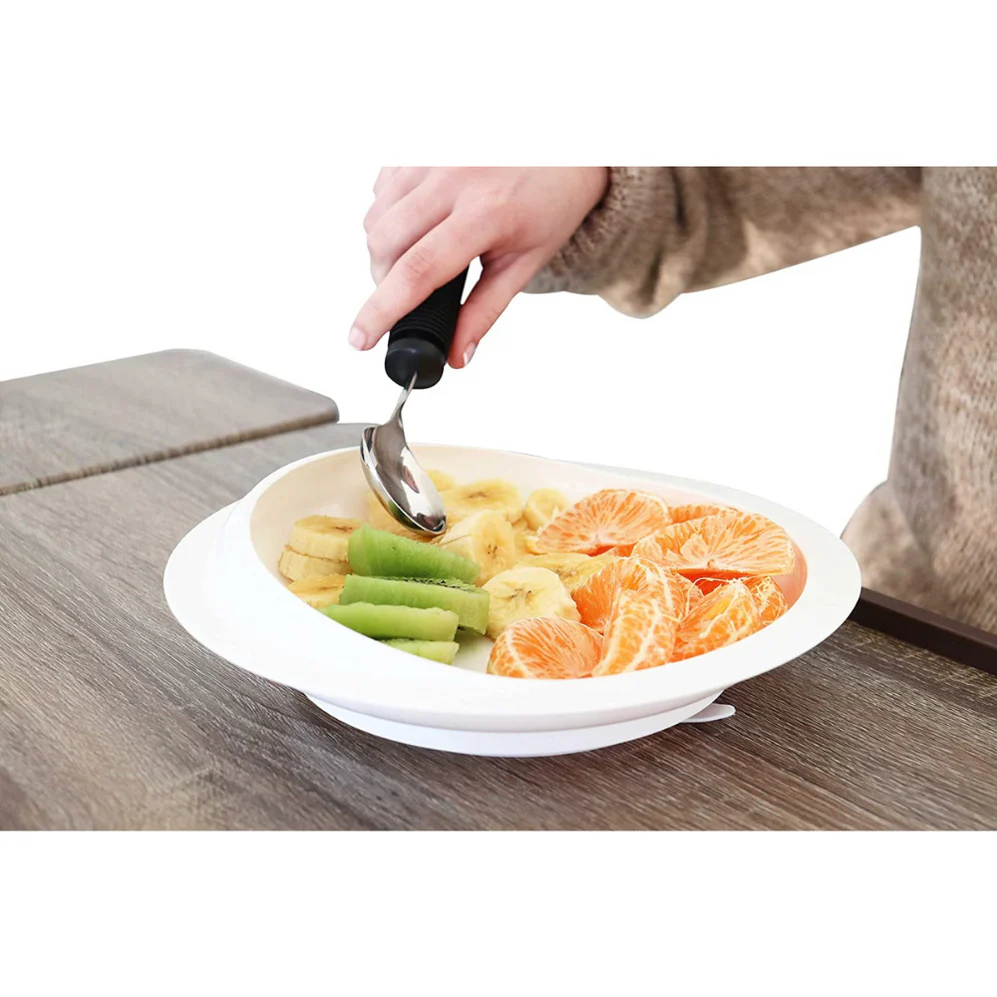 plato con ventosa para evitar desplazamientos durante la comida