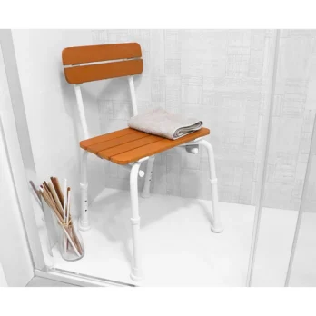 silla de ducha plegable en madera con estructura blanca