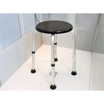 taburete de ducha con patas ajustables y tacos antideslizantes