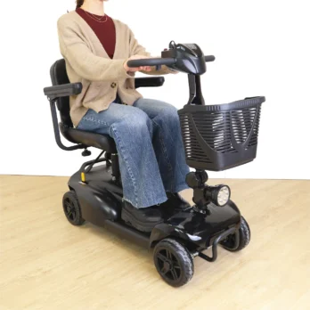 scooter electrico kmina modelo 6 comodidad para personas mayores con asistencia a domicilio en mataro